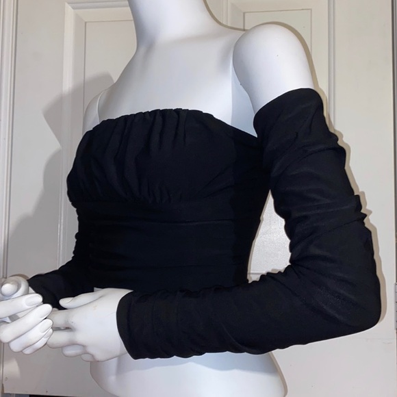 Better Be Ruched Mid Crop Top - Picture 2 of 9